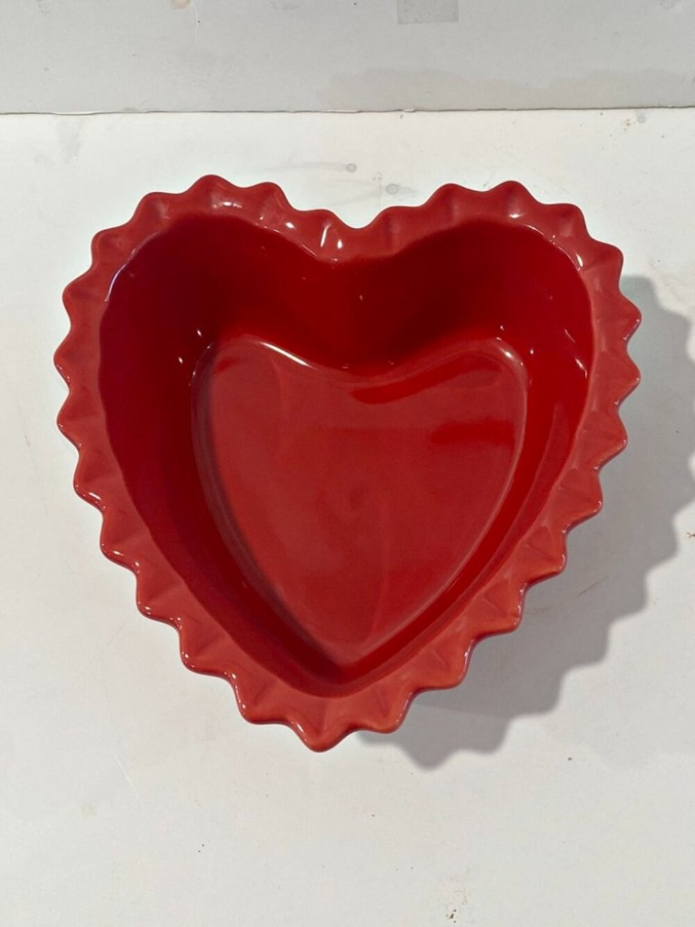Chantal Baker Red Heart Baking Dish Ramekin 2 Cup .48 Ltr 93-HBR15 Scallop Edge